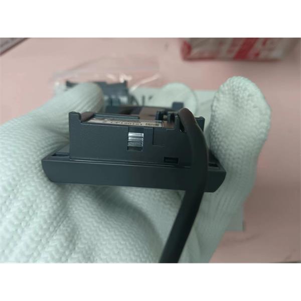 KEYENCE超小型數字激光傳感器放大器單元LV-N10